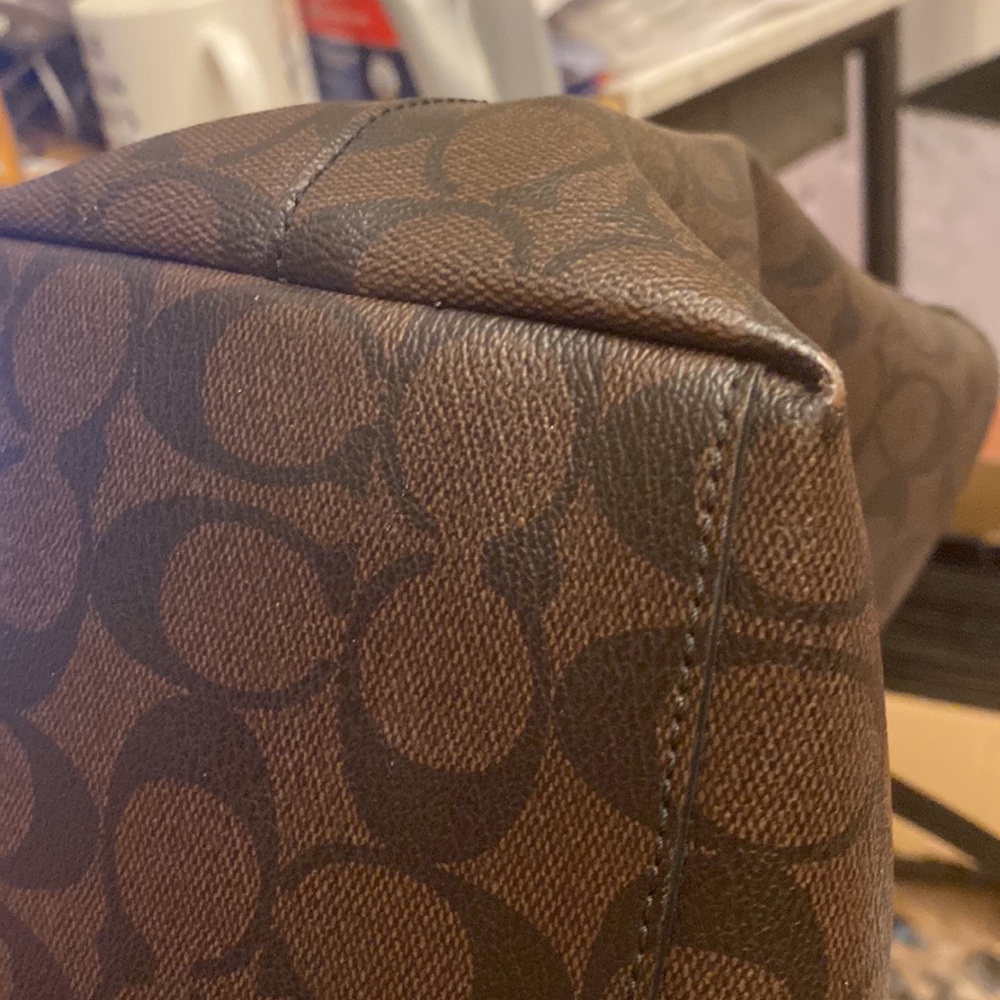 City Zip Tote In Signature Canvas Preloved SOLD - Picture 14 of 16